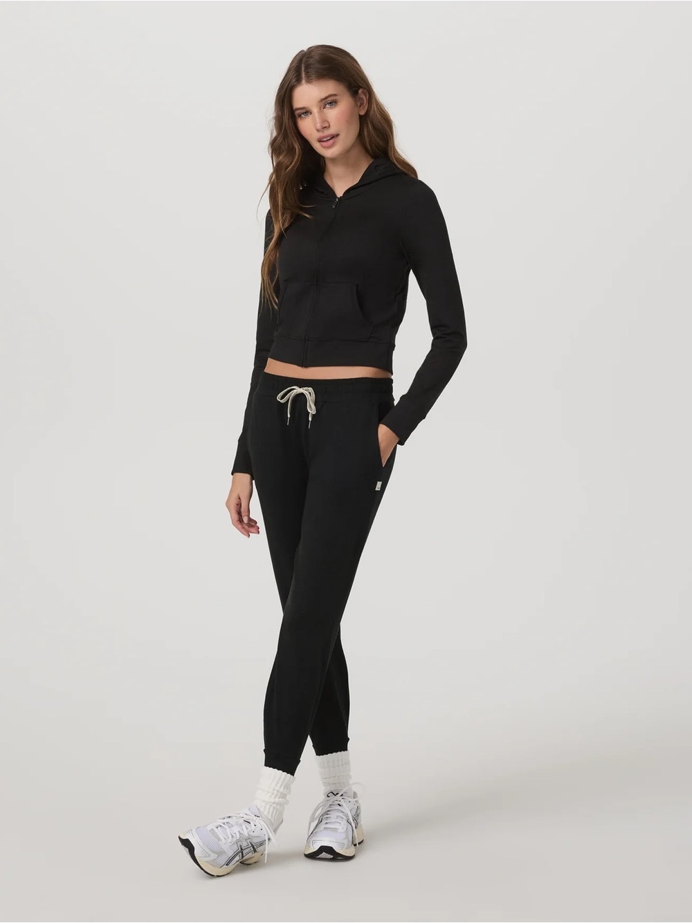 Vuori Performance Jogger Pants Black Slim Relaxed Fit Cropped Womens Small